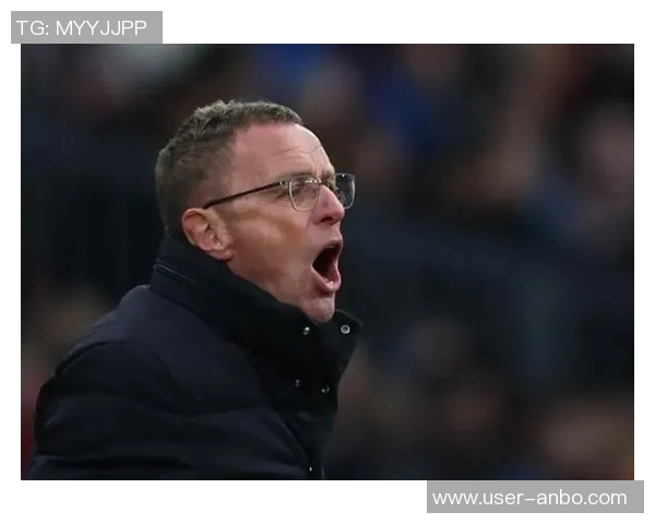 罗杰斯质疑VAR决策为何不让主裁判亲自查看误判情况