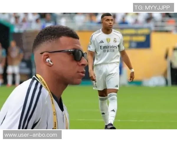 法媒报道姆巴佩弟弟伊桑遭遇右大腿肌腱断裂伤情预计缺阵两个月以上